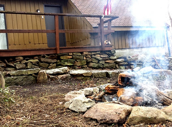 Claycomb Chalets - Champion, PA