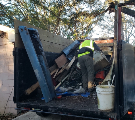 Speedy Hauling and Junk Removal Services LLC - Tampa, FL