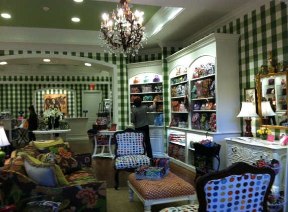 Vera Bradley - Lake Grove, NY