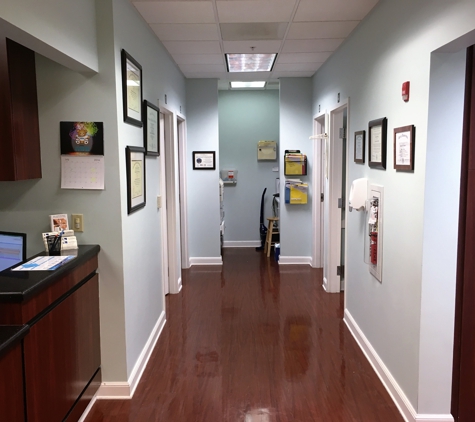 Dr. Kyle Kinmon, MS, DPM, FACFAS - Boca Raton, FL. Hallway