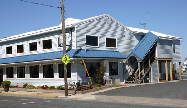 Don's Seafood Restaurant - Chincoteague Island, VA