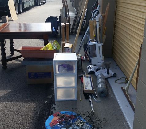 Johnson Storage & Moving Co. - Colorado Springs, CO. unbundled organized loose stuff they left for me