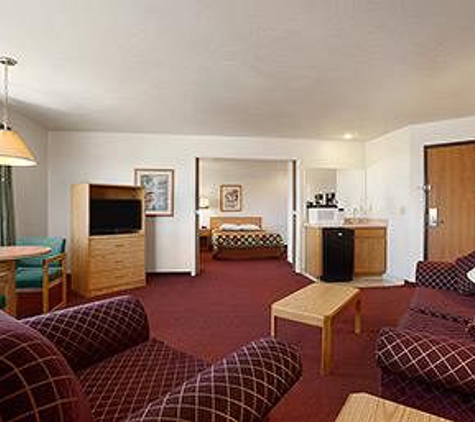 Super 8 by Wyndham Austin North/University Area - Austin, TX