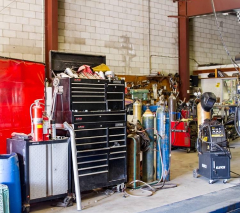 Val's Mufflers - Hanford, CA