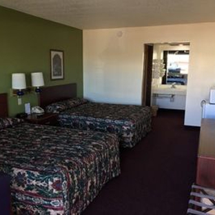 Thunderbird Motor Inn - Baraboo, WI