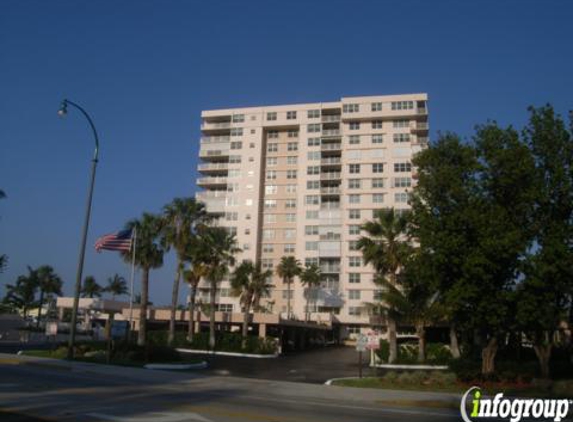 Sea Ranch Lakes Condominium - Lauderdale By The Sea, FL