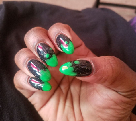 Family Nails Salon - Houston, TX