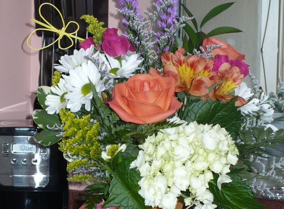 Heaven Scent Flowers & Tuxedos - Bonita Springs, FL. mothers day arrangement