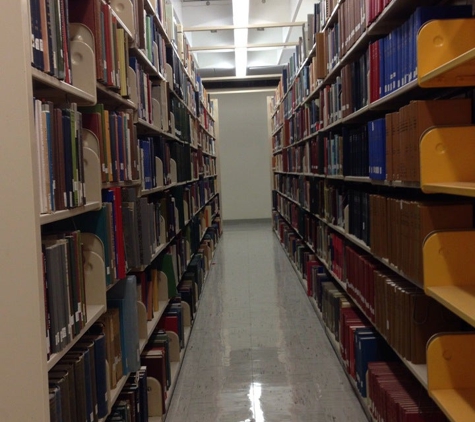 Frank Melville Jr Memorial Library - Stony Brook, NY