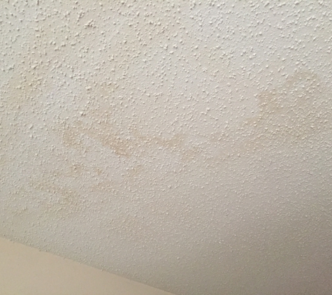 Altamonte Villa Apartments - Altamonte Springs, FL. Water stains