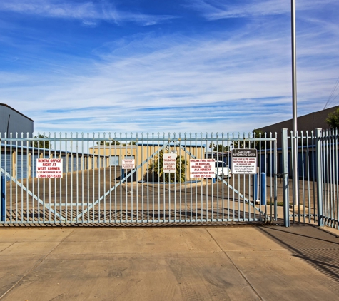 StaxUP Storage - Calexico, CA