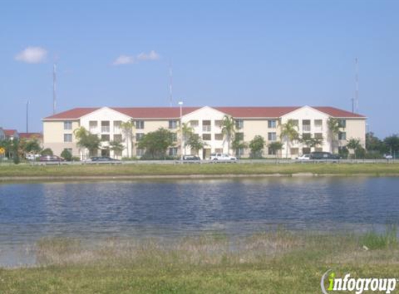 Cedar Grove Apartments - Miami Gardens, FL