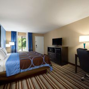 Super 8 by Wyndham Crestview - Crestview, FL