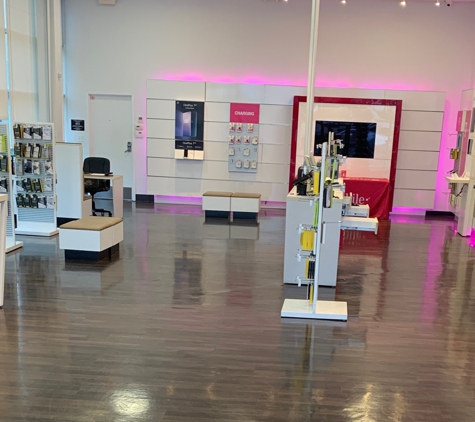 T-Mobile - Saint Louis, MO