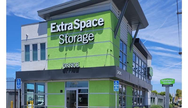 Extra Space Storage - Gardena, CA