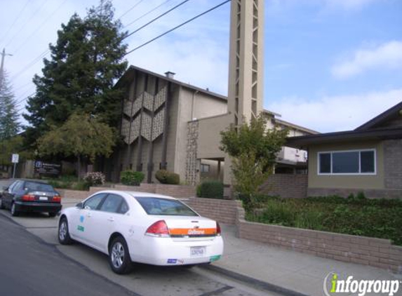 Redwood Chapel Community Church (Non-Dinominational) - Castro Valley, CA