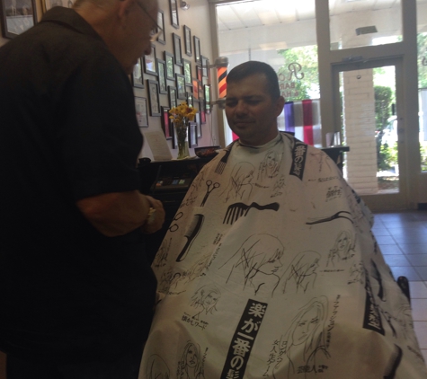 Rosetta's Barbershop & Salon - boynton beach, FL. Jerry working on another great cut