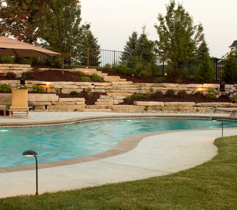 Earth Tones Landscaping Inc - Lansing, MI