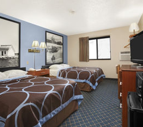 Super 8 by Wyndham Massena NY - Massena, NY