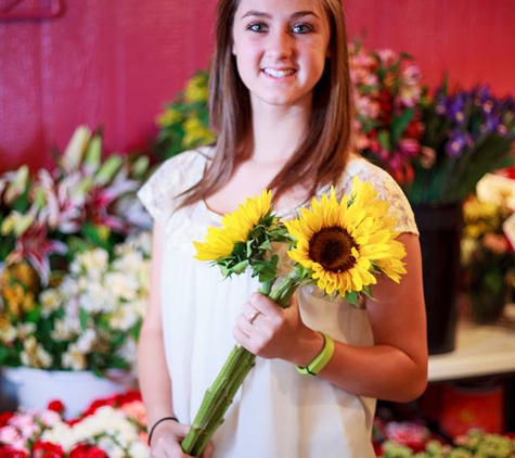 Touch of Love Florist & Weddings - Canon City, CO