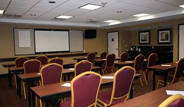 Hampton Inn & Suites Peru - Peru, IL