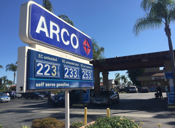 ARCO - Downey, CA