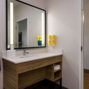 Tru by Hilton Traverse City - Hotels