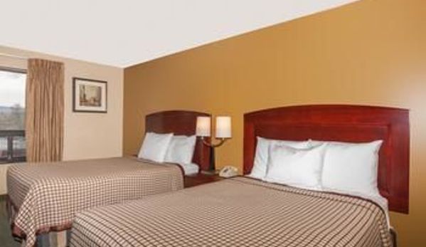 Days Inn by Wyndham Utica - Utica, NY