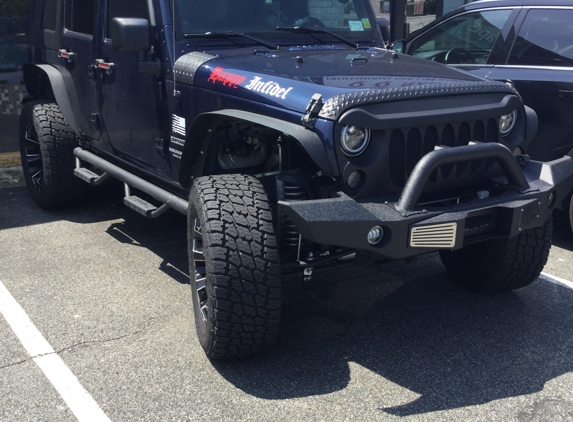 TNT Monster Trucks - Ronkonkoma, NY. 13 jku 4" RC lift. 20" rims and 35" Nitto TG