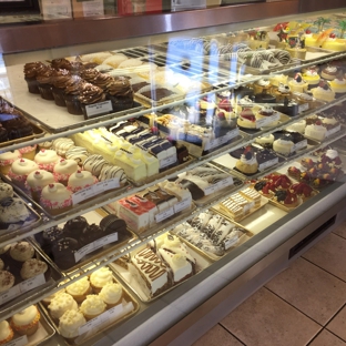 Rossmoor Pastries - Signal Hill, CA