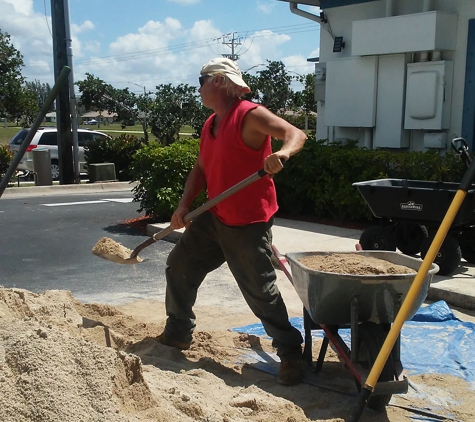 Fake Lawn Guy - Port Charlotte, FL