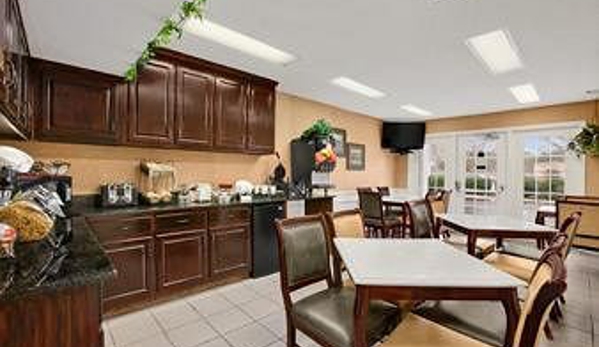 Baymont Inn & Suites - Smithfield, NC