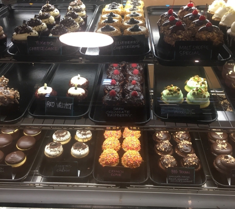 Designer Desserts - Valparaiso, IN