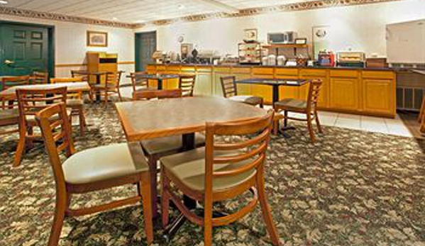 Country Inn & Suites By Carlson, Fairborn South, OH - Beavercreek, OH