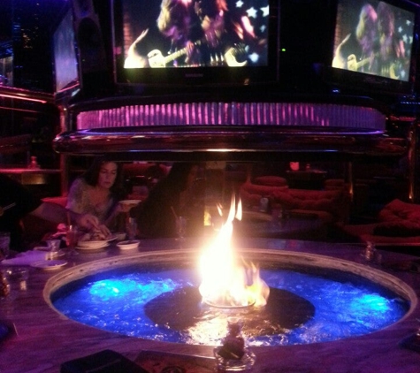 Peppermill's Fireside Lounge - Las Vegas, NV