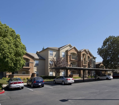 River Oaks Apartment Homes - Vacaville, CA