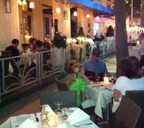 Mi Ami Italian Cafe - Miami Beach, FL