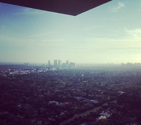 Sierra Tower Apartments - West Hollywood, CA