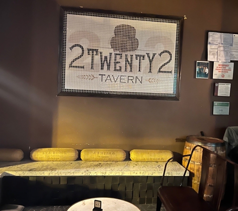 2Twenty2 Tavern - Chicago, IL