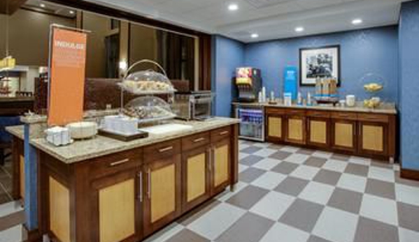 Hampton Inn & Suites Philadelphia/Bensalem - Bensalem, PA