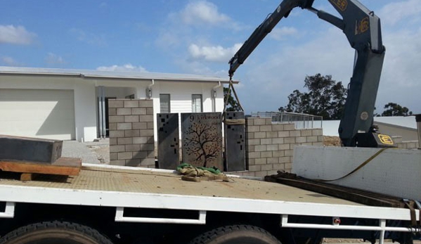 U-Needa Crane Truck Hire - Tallebudgera, QLD