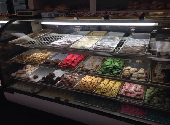 Sanremo Bakery & Pastry Shop - Berlin, CT