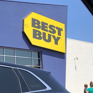 Best Buy - Canoga Park, CA