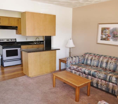 Oakwood Crest Apartments & Suites - Euless, TX