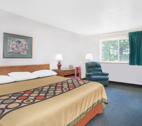 Super 8 by Wyndham Queensbury Glens Falls/Lake George Area - Queensbury, NY