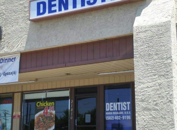 Maria Carolina De Leon Regalado, DDS - Lakewood, CA. Entrance