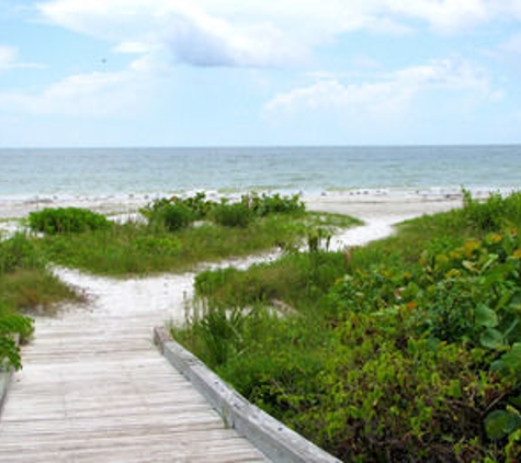 Sanibel Moorings Condominium Resort. - Sanibel, FL