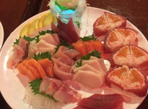 Moonlight Sushi Bar & Grill - Middletown, CT