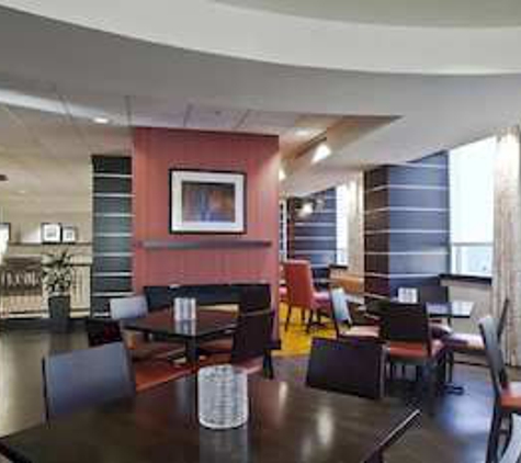 Hampton Inn & Suites Columbus-Downtown - Columbus, OH