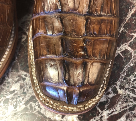 Rob Williamson Shoe and Boot Repair - Decatur, TX. Why would you want straight seams?